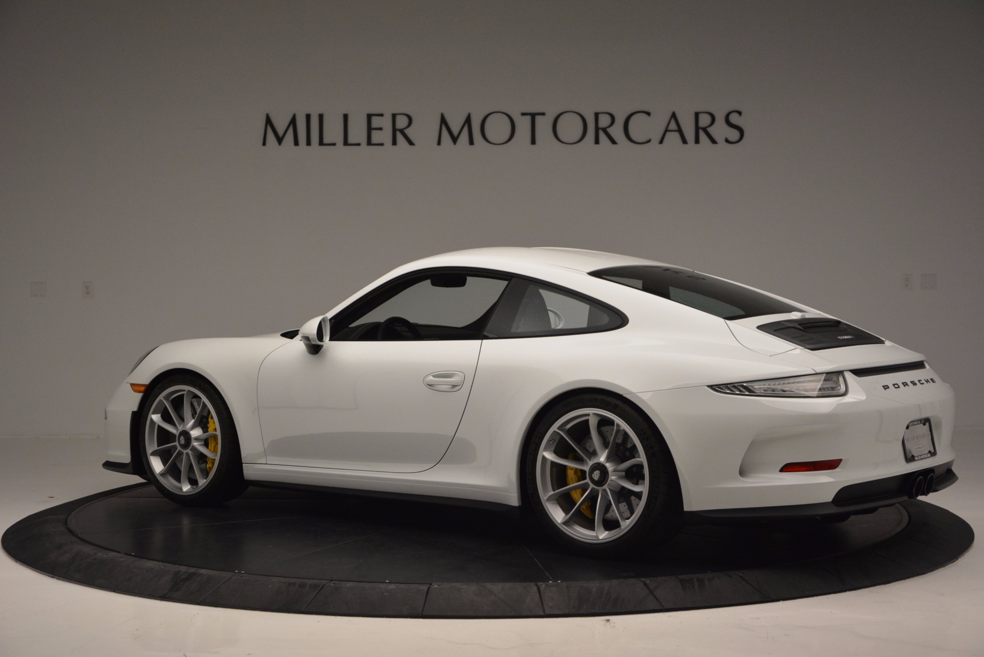 Порше 911r 2016