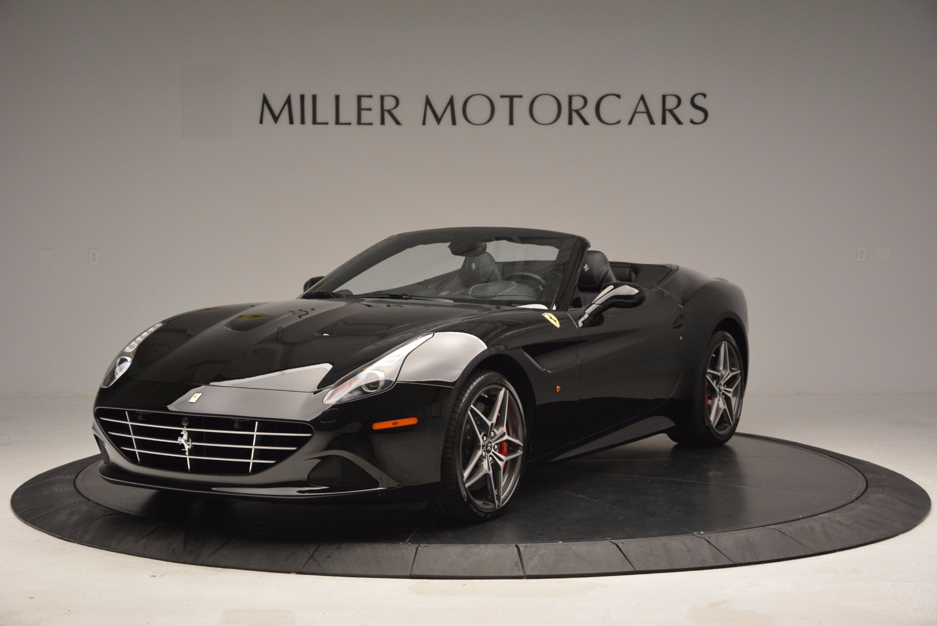 Used 2015 Ferrari California T for sale $147,900 at Pagani of Greenwich in Greenwich CT 06830 1