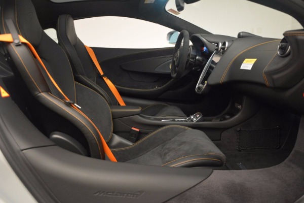 Used 2017 McLaren 570GT for sale $169,900 at Pagani of Greenwich in Greenwich CT 06830 19