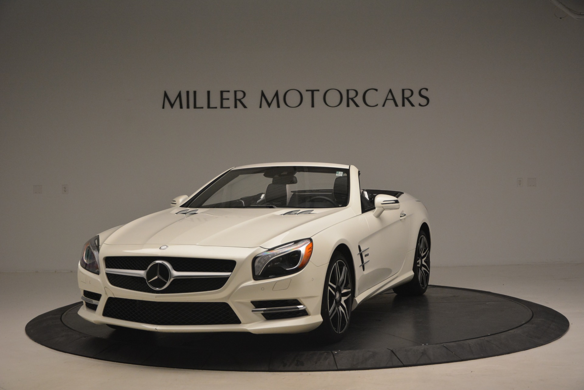 Used 2015 Mercedes-Benz SL-Class SL 550 for sale Sold at Pagani of Greenwich in Greenwich CT 06830 1
