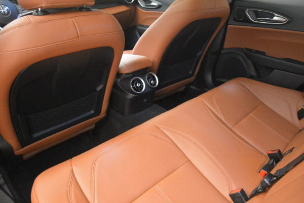 New 2017 Alfa Romeo Giulia Q4 for sale Sold at Pagani of Greenwich in Greenwich CT 06830 25
