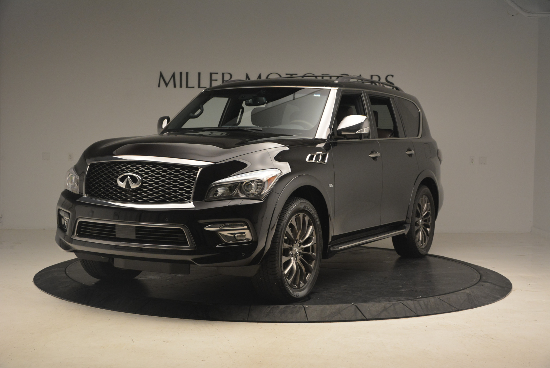 Used 2015 INFINITI QX80 Limited 4WD for sale Sold at Pagani of Greenwich in Greenwich CT 06830 1
