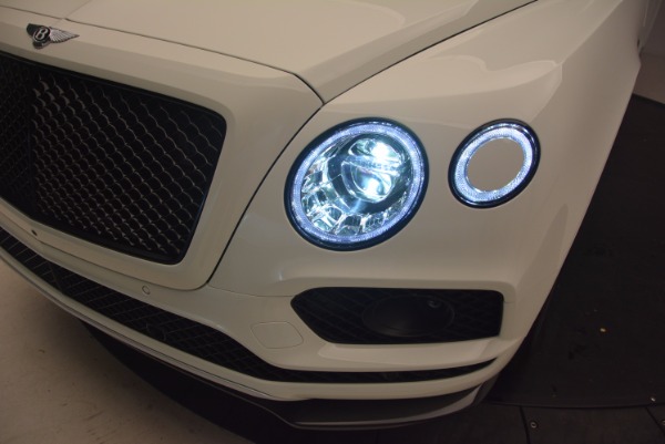 Used 2018 Bentley Bentayga Black Edition for sale Sold at Pagani of Greenwich in Greenwich CT 06830 17