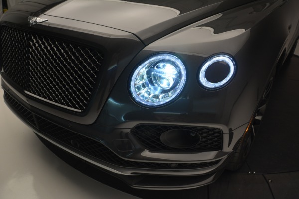 Used 2018 Bentley Bentayga W12 Signature for sale Sold at Pagani of Greenwich in Greenwich CT 06830 16