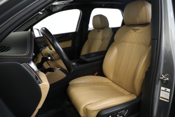 Used 2018 Bentley Bentayga W12 Signature Edition for sale Sold at Pagani of Greenwich in Greenwich CT 06830 19