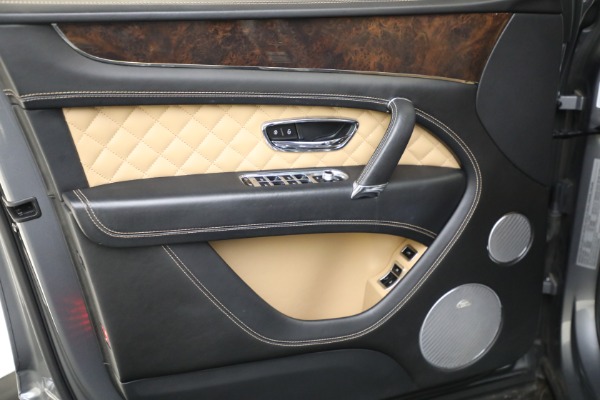 Used 2018 Bentley Bentayga W12 Signature Edition for sale Sold at Pagani of Greenwich in Greenwich CT 06830 20