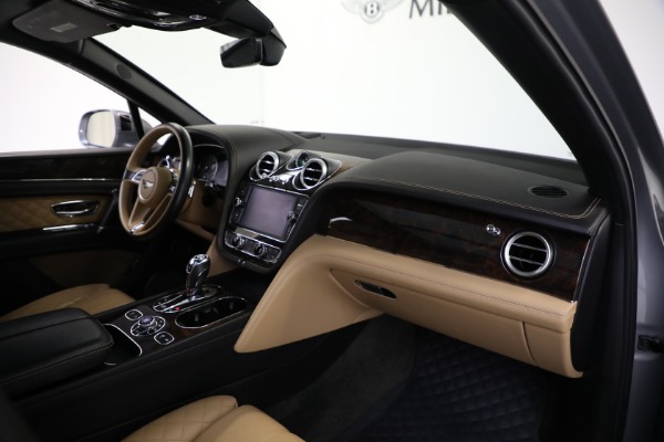 Used 2018 Bentley Bentayga W12 Signature Edition for sale Sold at Pagani of Greenwich in Greenwich CT 06830 21