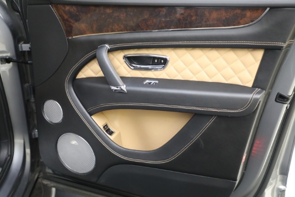 Used 2018 Bentley Bentayga W12 Signature Edition for sale Sold at Pagani of Greenwich in Greenwich CT 06830 24