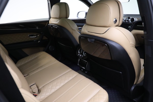 Used 2018 Bentley Bentayga W12 Signature Edition for sale Sold at Pagani of Greenwich in Greenwich CT 06830 25