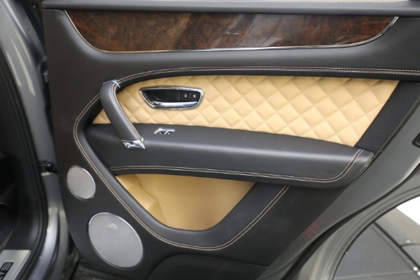 Used 2018 Bentley Bentayga W12 Signature Edition for sale Sold at Pagani of Greenwich in Greenwich CT 06830 28
