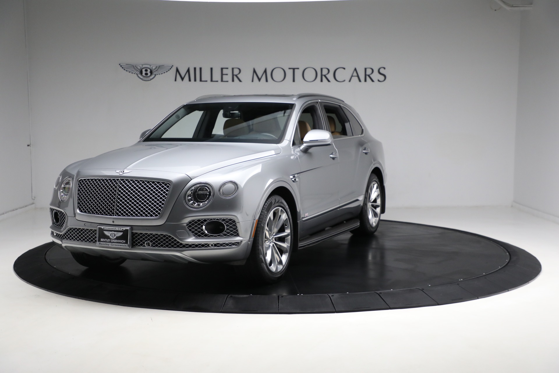 Used 2018 Bentley Bentayga W12 Signature Edition for sale Sold at Pagani of Greenwich in Greenwich CT 06830 1