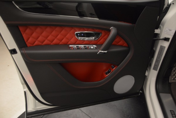 Used 2018 Bentley Bentayga Onyx for sale Call for price at Pagani of Greenwich in Greenwich CT 06830 17