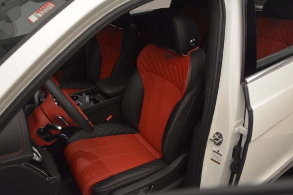Used 2018 Bentley Bentayga Onyx for sale Call for price at Pagani of Greenwich in Greenwich CT 06830 19