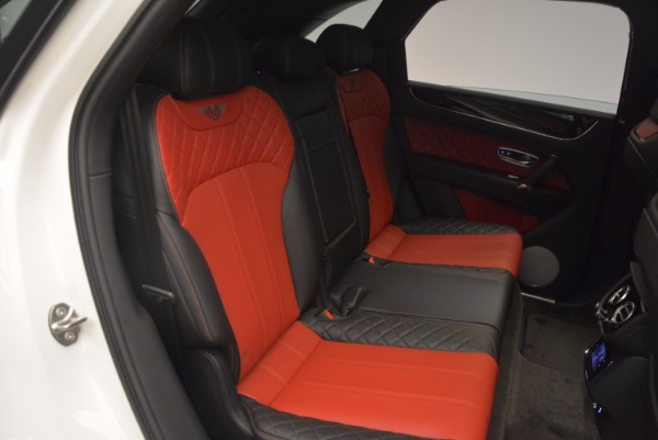 Used 2018 Bentley Bentayga Onyx for sale Call for price at Pagani of Greenwich in Greenwich CT 06830 25