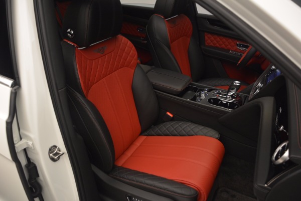 Used 2018 Bentley Bentayga Onyx for sale Call for price at Pagani of Greenwich in Greenwich CT 06830 27