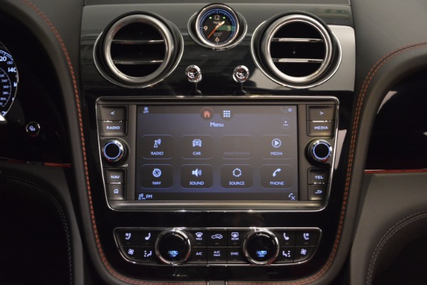 Used 2018 Bentley Bentayga Onyx for sale Call for price at Pagani of Greenwich in Greenwich CT 06830 28