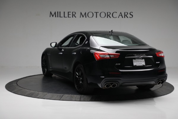 Used 2018 Maserati Ghibli S Q4 Gransport for sale $58,900 at Pagani of Greenwich in Greenwich CT 06830 5