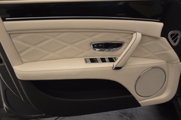Used 2015 Bentley Flying Spur W12 for sale Sold at Pagani of Greenwich in Greenwich CT 06830 21