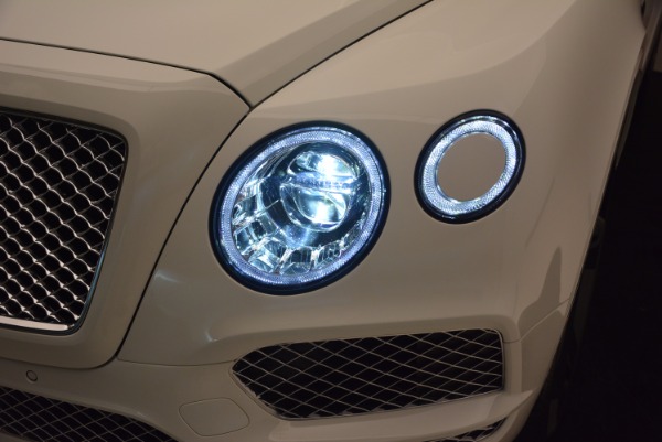 Used 2018 Bentley Bentayga Signature for sale Sold at Pagani of Greenwich in Greenwich CT 06830 18