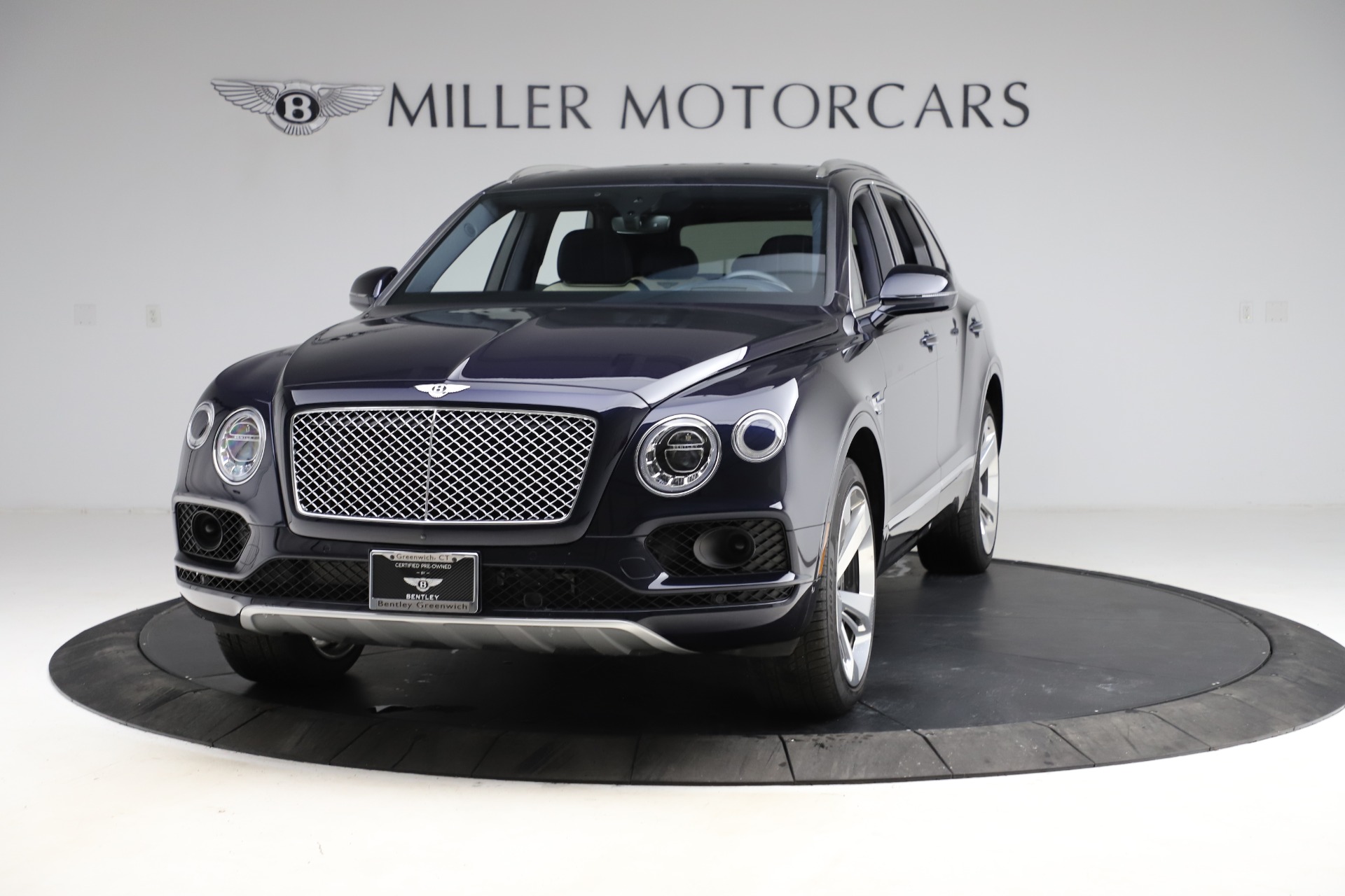 Used 2018 Bentley Bentayga W12 Signature for sale Sold at Pagani of Greenwich in Greenwich CT 06830 1