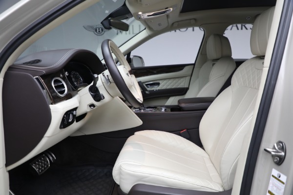 Used 2018 Bentley Bentayga Signature Edition for sale Sold at Pagani of Greenwich in Greenwich CT 06830 15