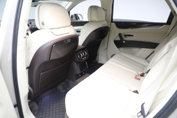Used 2018 Bentley Bentayga Signature Edition for sale Sold at Pagani of Greenwich in Greenwich CT 06830 17