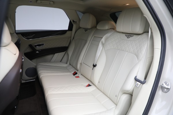 Used 2018 Bentley Bentayga Signature Edition for sale Sold at Pagani of Greenwich in Greenwich CT 06830 19