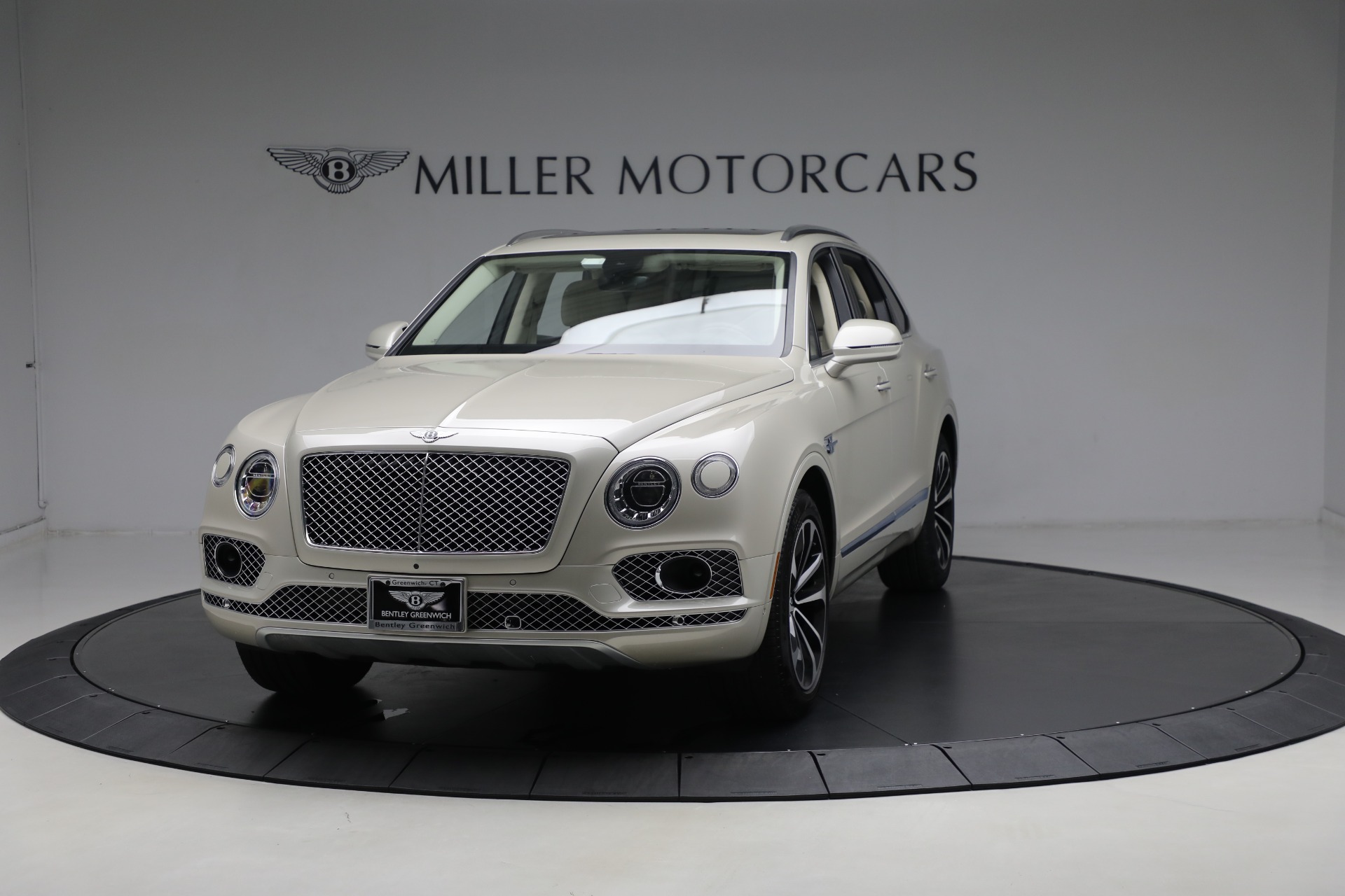 Used 2018 Bentley Bentayga Signature Edition for sale Sold at Pagani of Greenwich in Greenwich CT 06830 1
