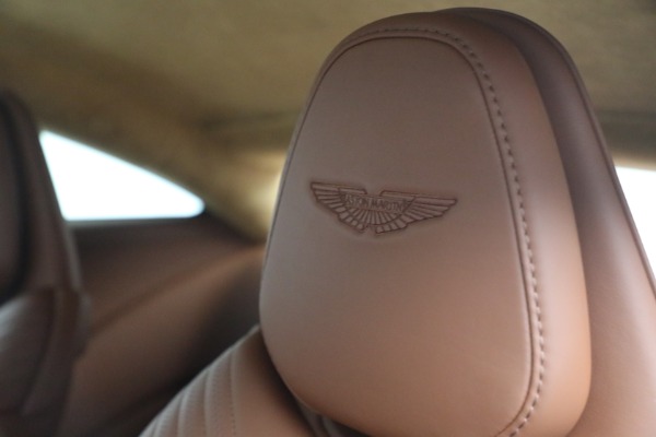 Used 2018 Aston Martin DB11 V12 for sale $127,900 at Pagani of Greenwich in Greenwich CT 06830 16