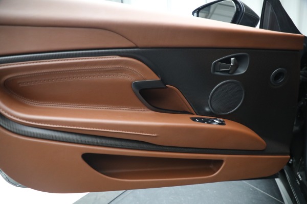 Used 2018 Aston Martin DB11 V12 for sale $127,900 at Pagani of Greenwich in Greenwich CT 06830 20
