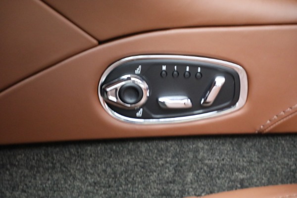 Used 2018 Aston Martin DB11 V12 for sale $127,900 at Pagani of Greenwich in Greenwich CT 06830 23