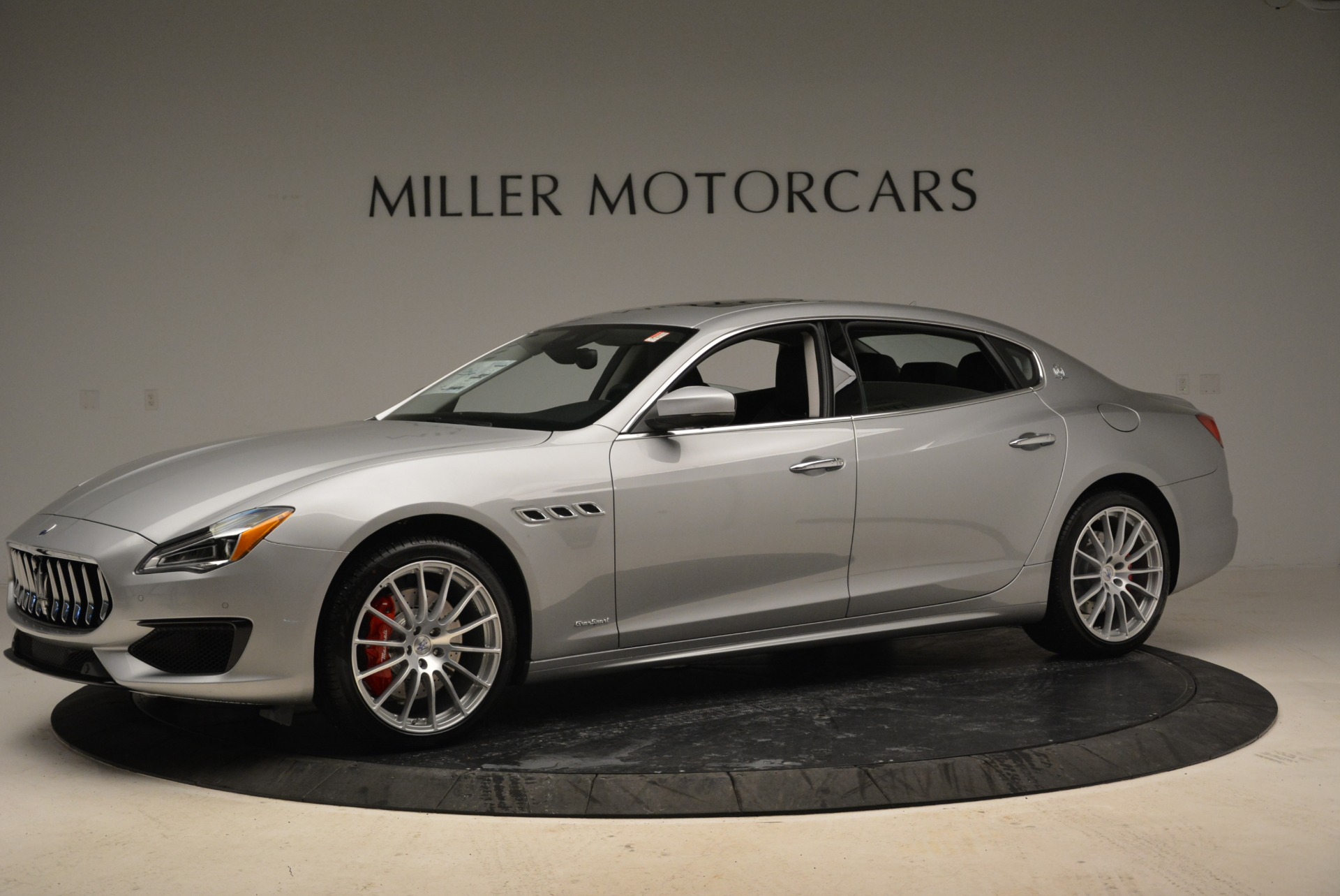 Used 2018 Maserati Quattroporte S Q4 Gransport for sale $69,900 at Pagani of Greenwich in Greenwich CT 06830 1