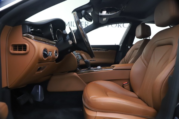 Used 2018 Maserati Quattroporte S Q4 GranLusso for sale Sold at Pagani of Greenwich in Greenwich CT 06830 15