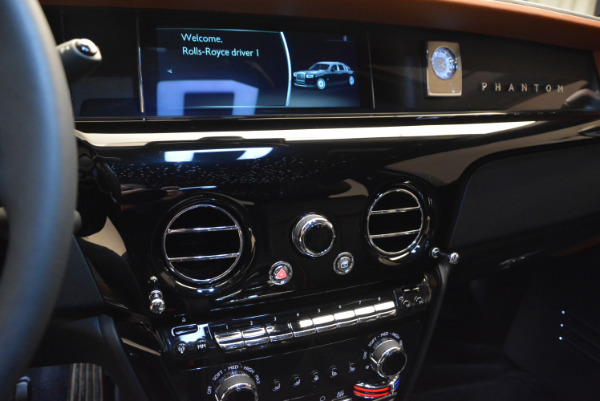 Used 2018 Rolls-Royce Phantom for sale Sold at Pagani of Greenwich in Greenwich CT 06830 14