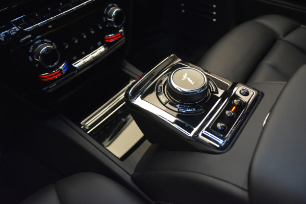 Used 2018 Rolls-Royce Phantom for sale Sold at Pagani of Greenwich in Greenwich CT 06830 15