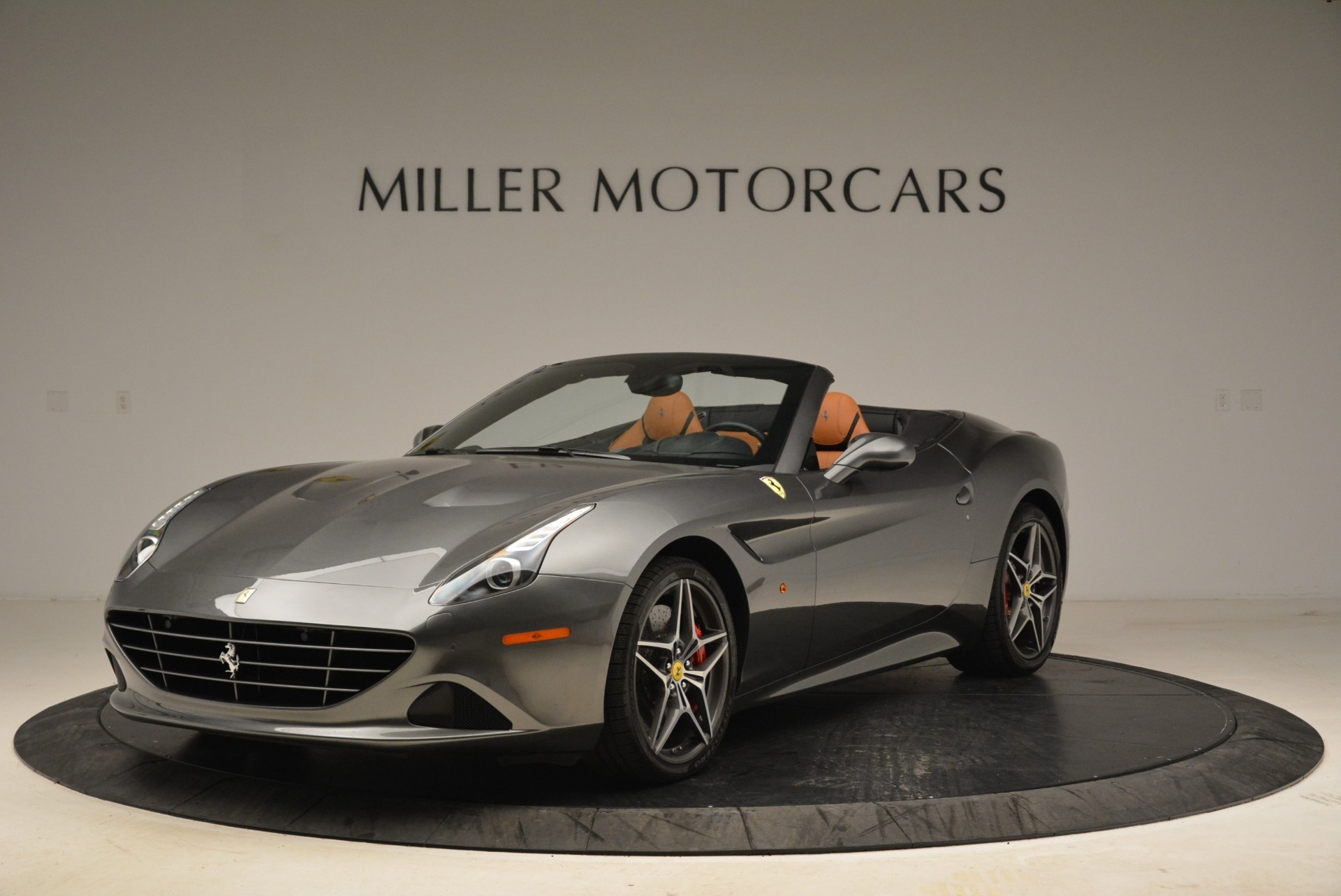 Used 2017 Ferrari California T Handling Speciale for sale $195,900 at Pagani of Greenwich in Greenwich CT 06830 1