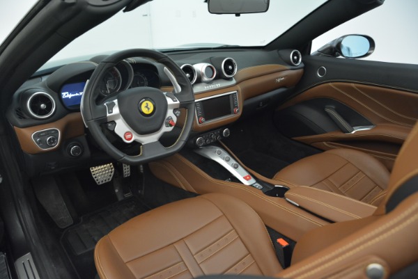 Used 2016 Ferrari California T for sale Sold at Pagani of Greenwich in Greenwich CT 06830 25