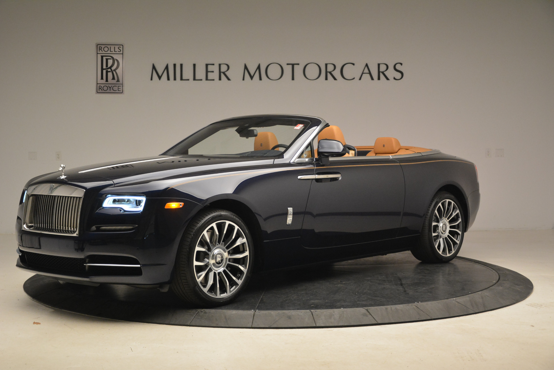 Used 2018 Rolls-Royce Dawn for sale $339,900 at Pagani of Greenwich in Greenwich CT 06830 1