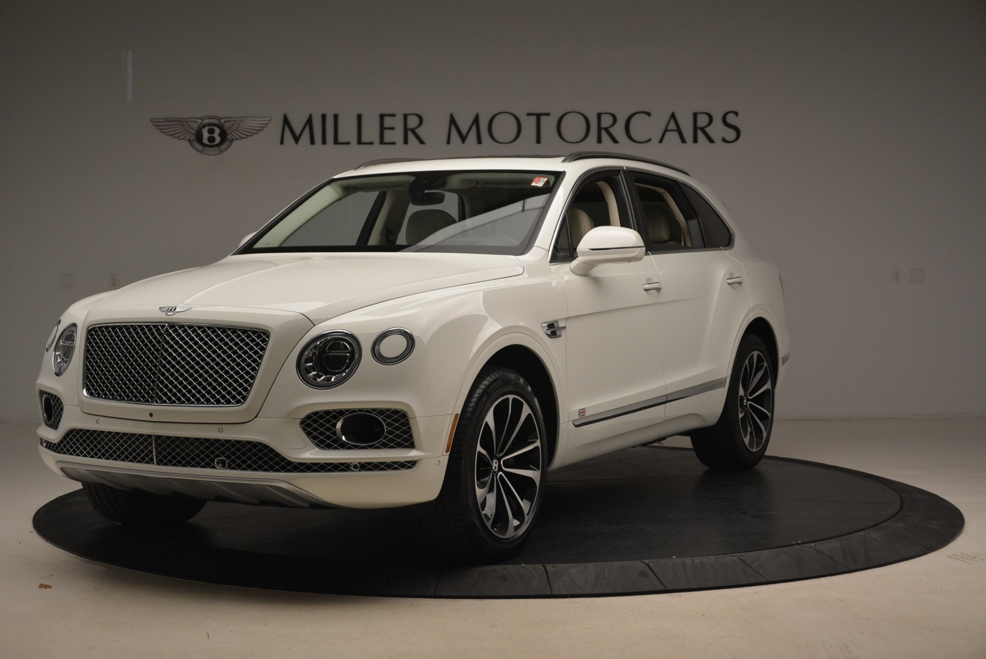 Used 2018 Bentley Bentayga Signature for sale Sold at Pagani of Greenwich in Greenwich CT 06830 1