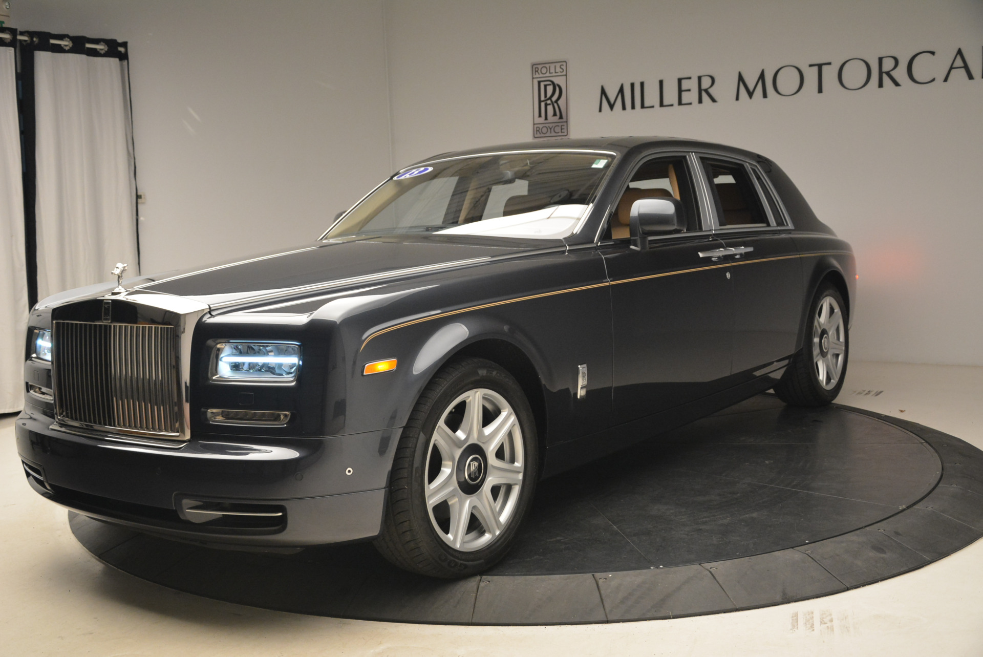 Used 2013 Rolls-Royce Phantom for sale Sold at Pagani of Greenwich in Greenwich CT 06830 1