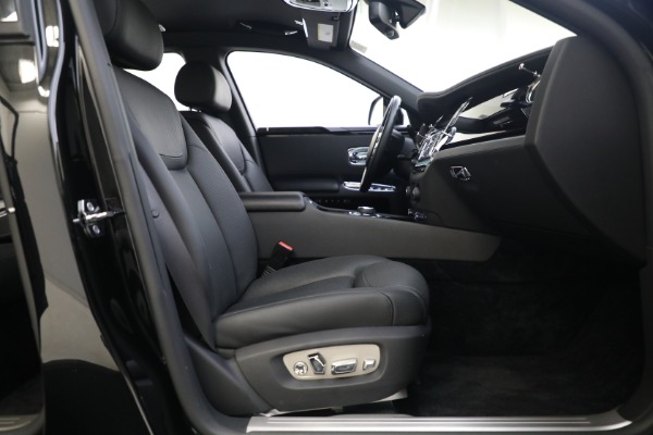 Used 2016 Rolls-Royce Ghost Series II for sale $169,900 at Pagani of Greenwich in Greenwich CT 06830 25