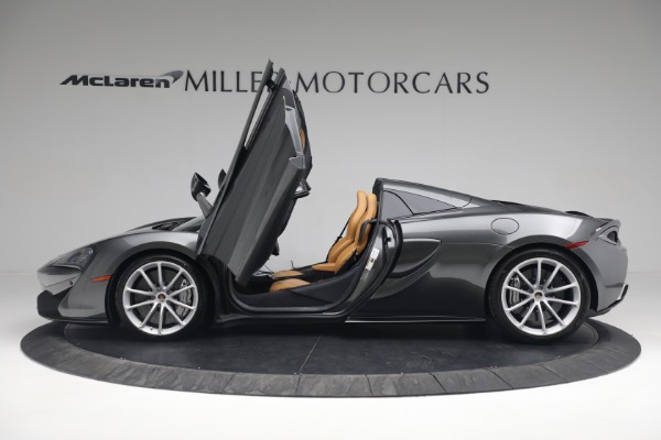 Used 2018 McLaren 570S Spider for sale Sold at Pagani of Greenwich in Greenwich CT 06830 22