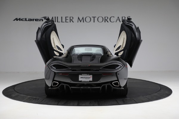 Used 2018 McLaren 570S Spider for sale Sold at Pagani of Greenwich in Greenwich CT 06830 25