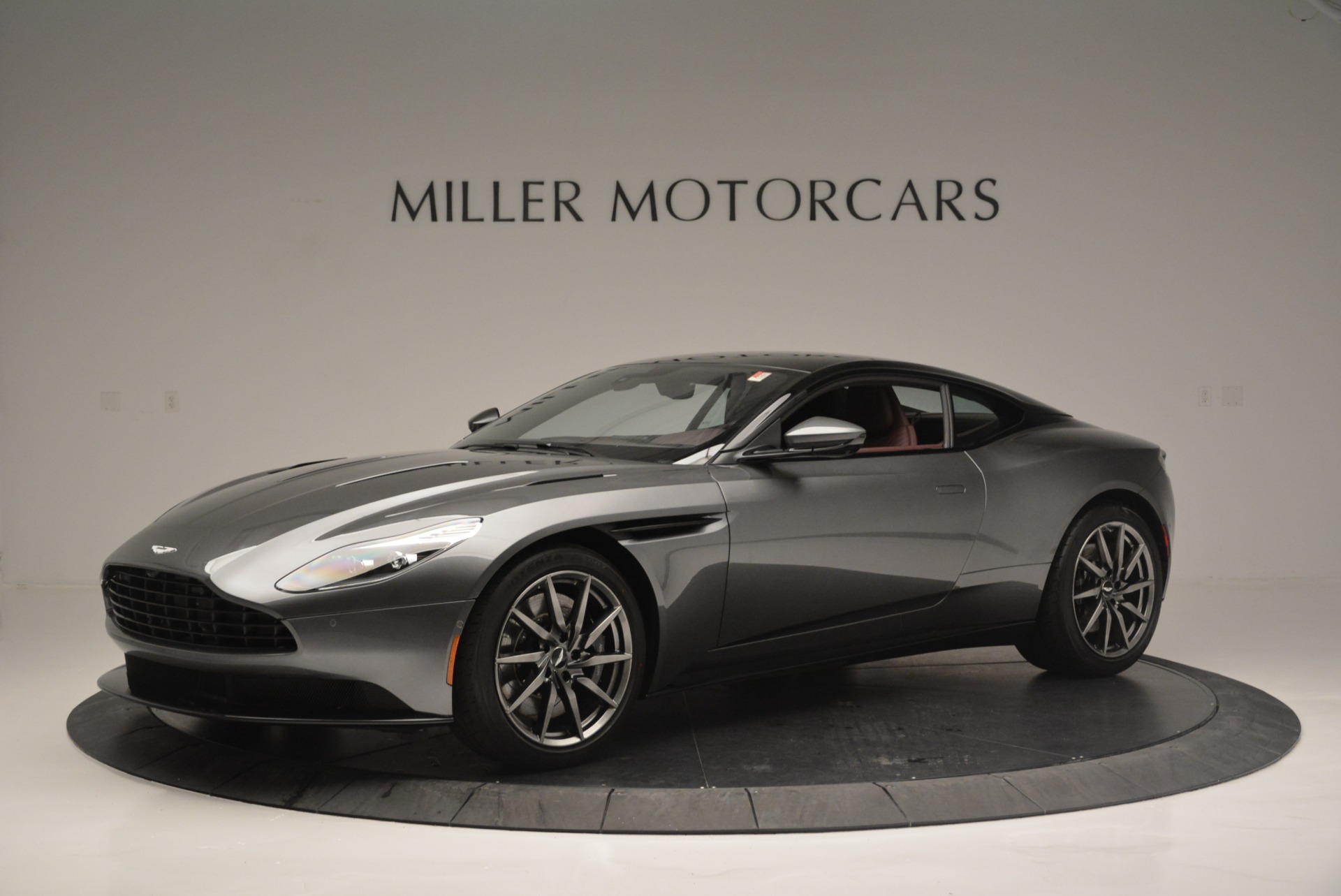 Used 2018 Aston Martin DB11 V12 for sale $167,990 at Pagani of Greenwich in Greenwich CT 06830 1