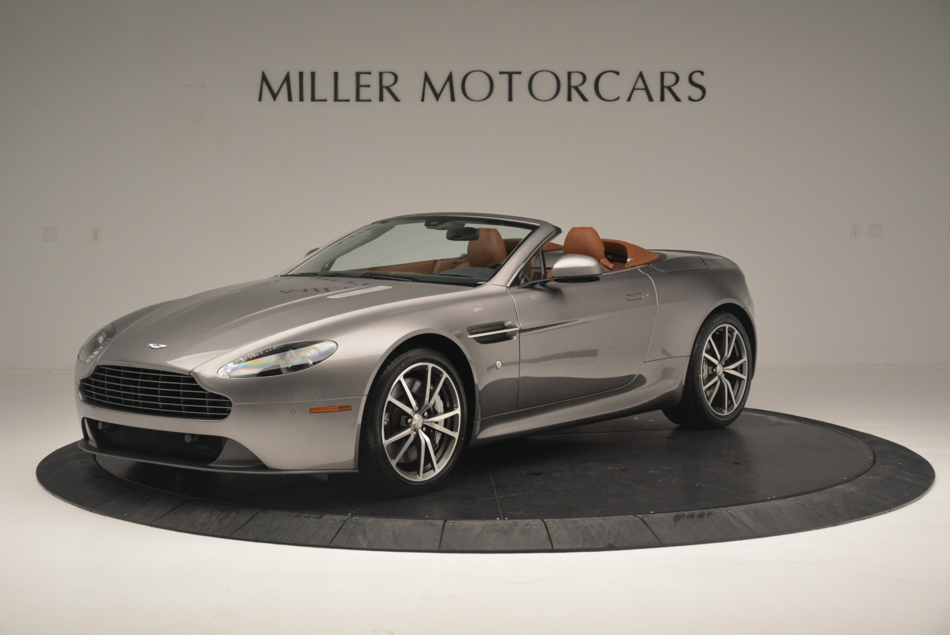 Used 2015 Aston Martin V8 Vantage Roadster for sale Sold at Pagani of Greenwich in Greenwich CT 06830 1