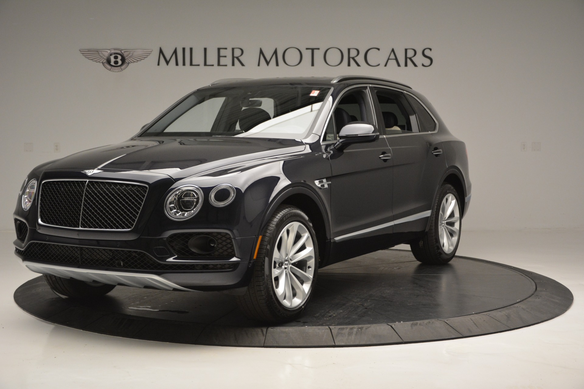 Used 2019 Bentley Bentayga V8 for sale Sold at Pagani of Greenwich in Greenwich CT 06830 1