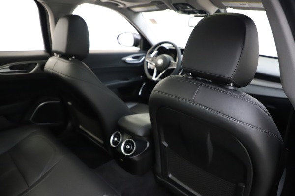 Used 2019 Alfa Romeo Giulia Sport Q4 for sale Sold at Pagani of Greenwich in Greenwich CT 06830 28