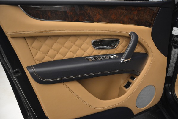 Used 2017 Bentley Bentayga W12 for sale Sold at Pagani of Greenwich in Greenwich CT 06830 16