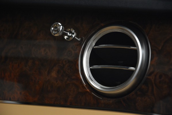 Used 2017 Bentley Bentayga W12 for sale Sold at Pagani of Greenwich in Greenwich CT 06830 22
