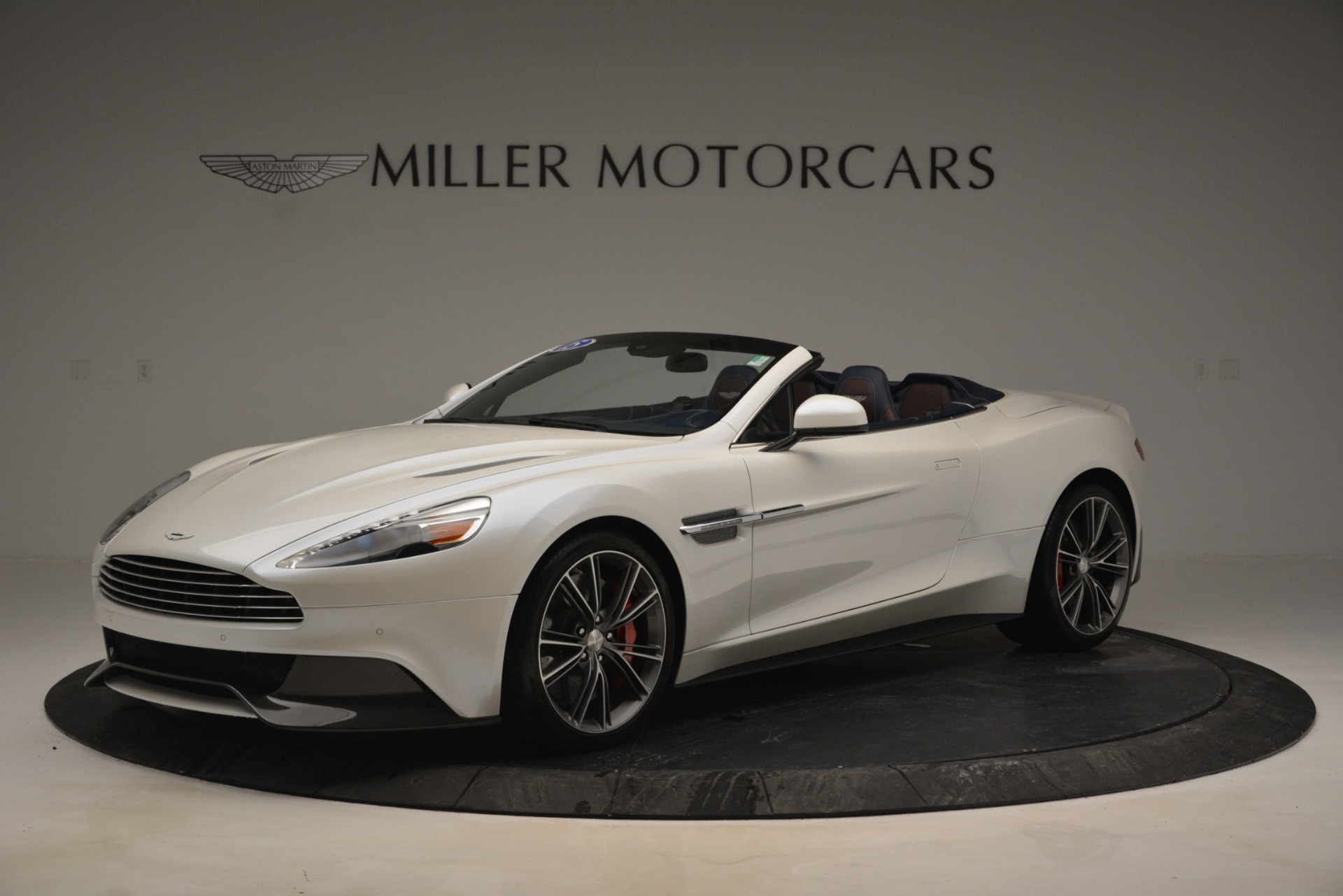 Used 2015 Aston Martin Vanquish Convertible for sale Sold at Pagani of Greenwich in Greenwich CT 06830 1